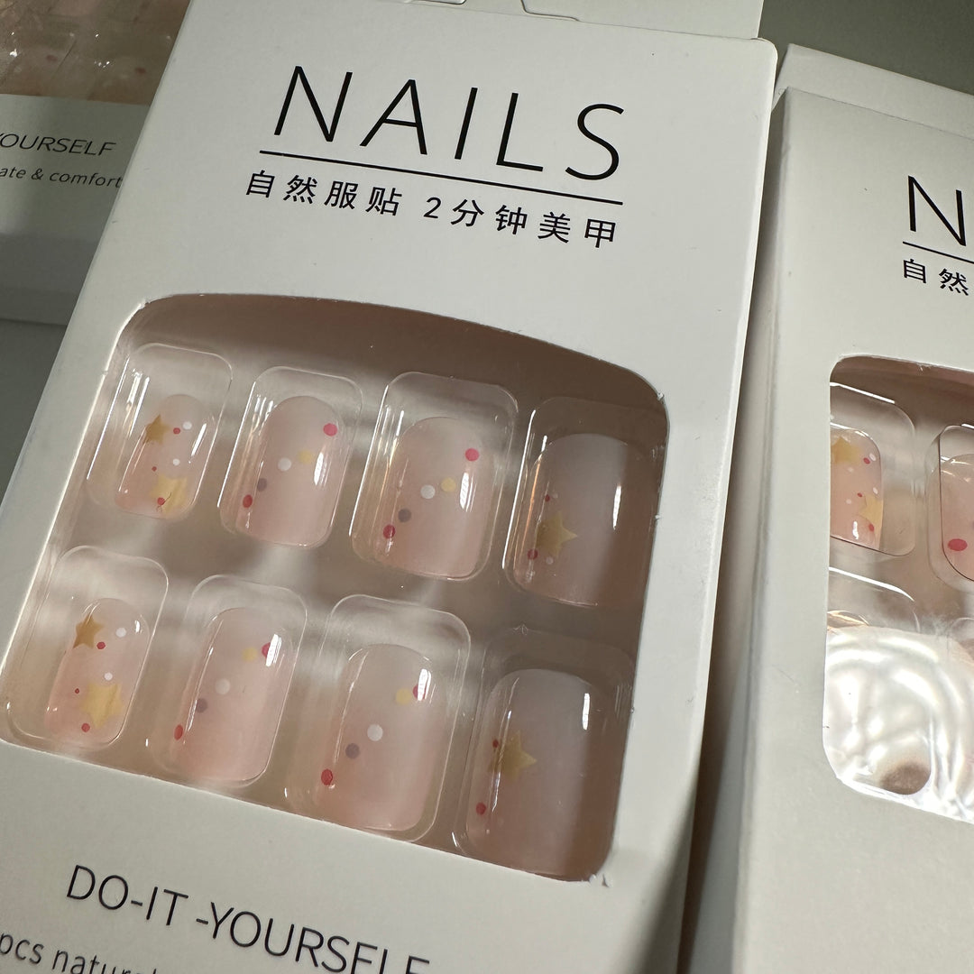 Light Pink with star Nail 24pcs Brown False Nails + 1pc Jelly Glue P101