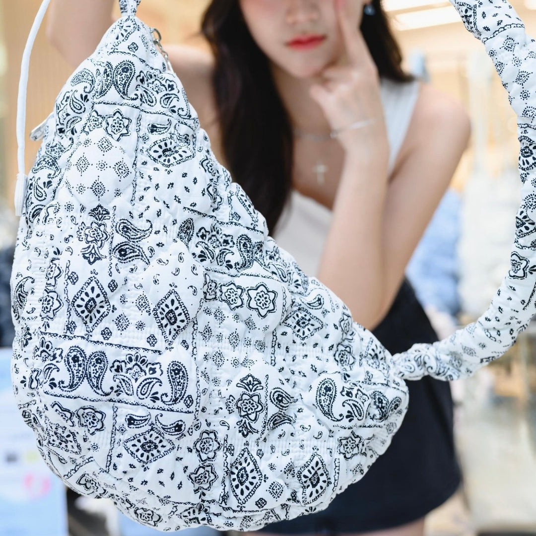 Carlyn Paisley Cozy M in Ivory