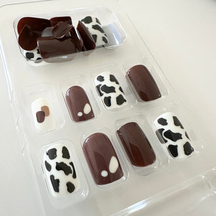Cute Cow Nail 24pcs Brown False Nails + 1pc Jelly Glue P109