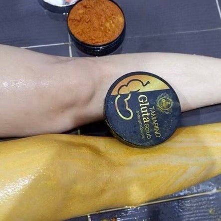 The Queen Tamarind Gluta Scrub
