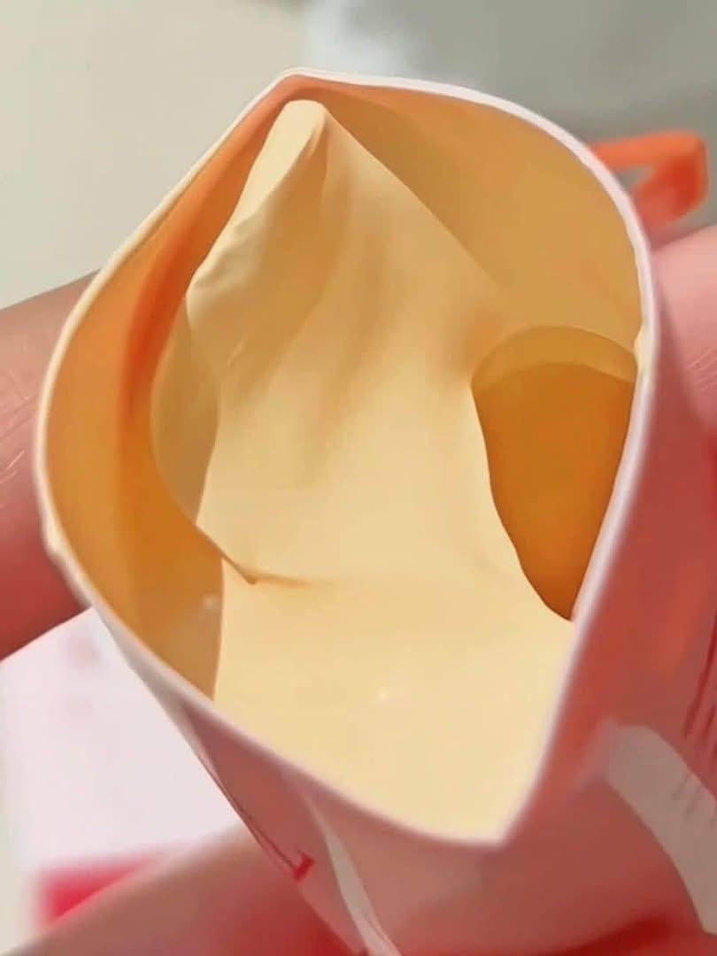 GLOSSY GLOW CC CREAM SPF50 PA+++