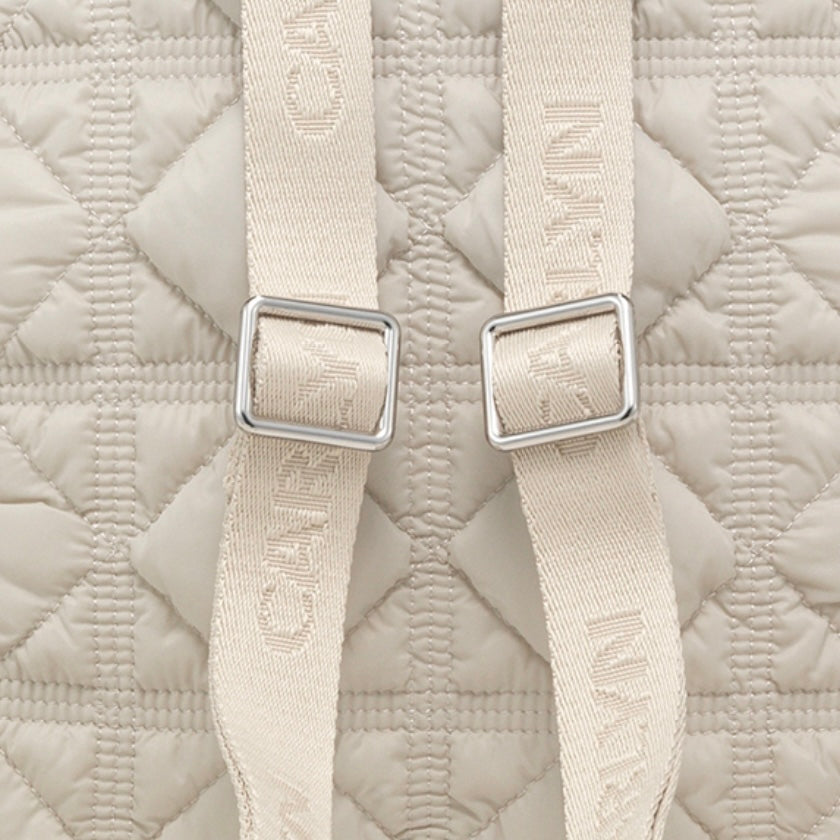 Carlyn Mellow in Spring Gray