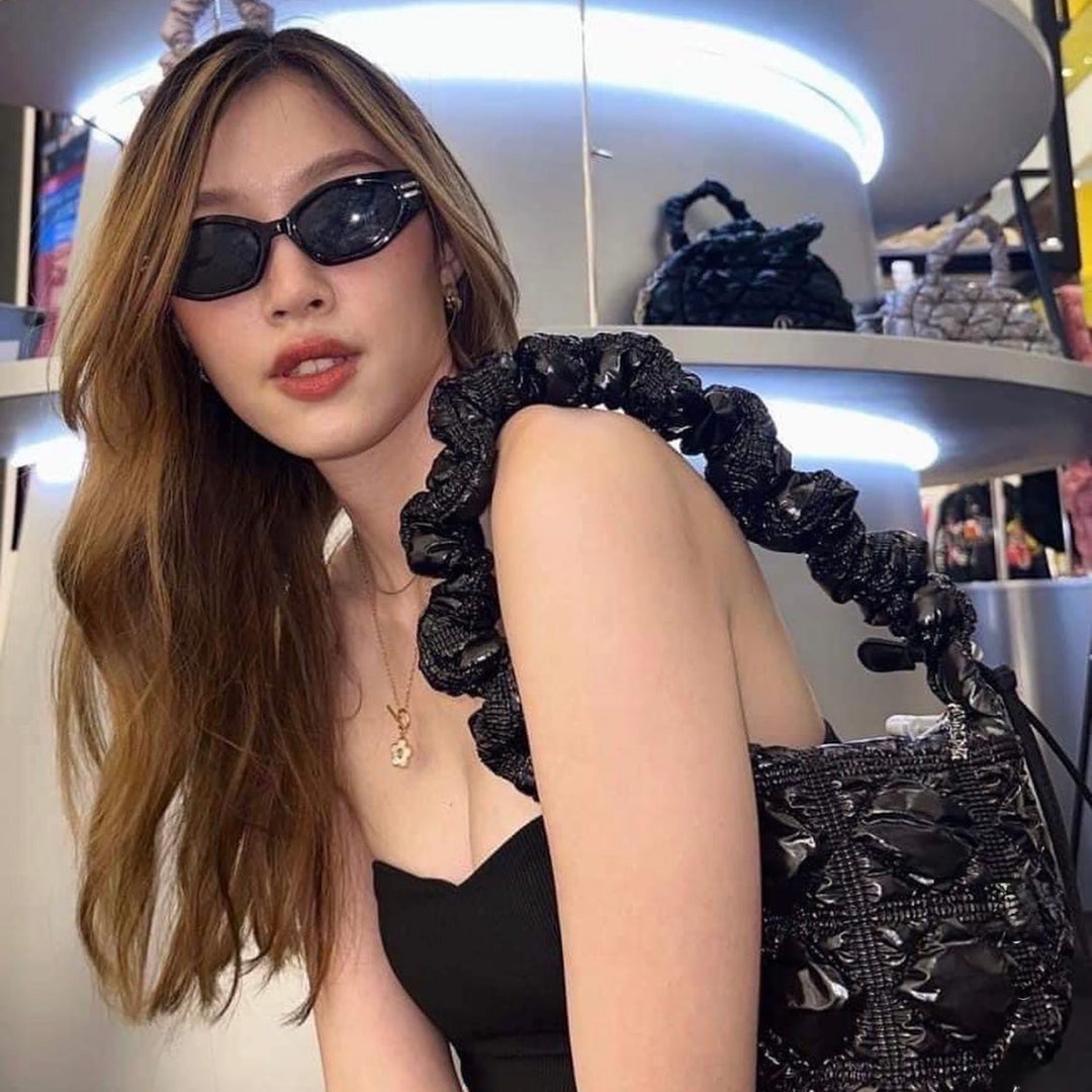 Carlyn Poing In Glossy Black