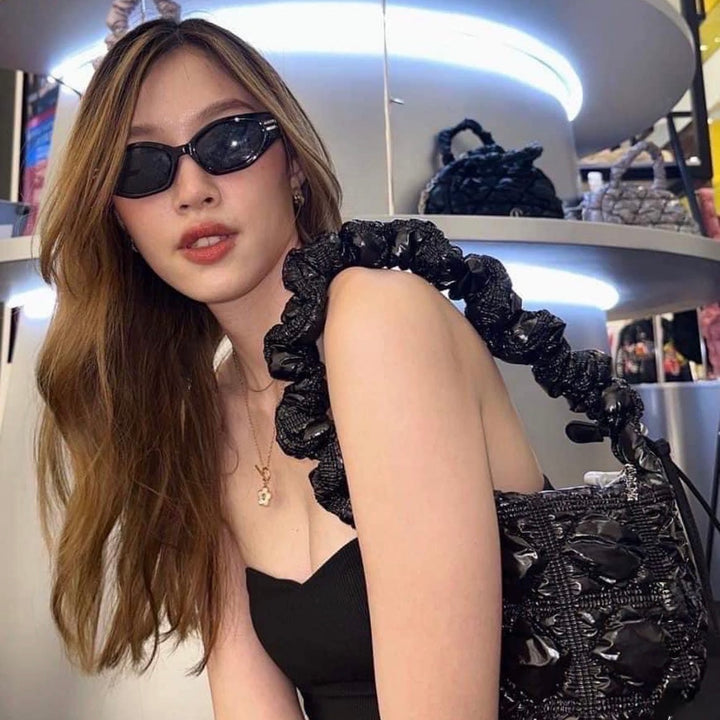 Carlyn Poing In Glossy Black