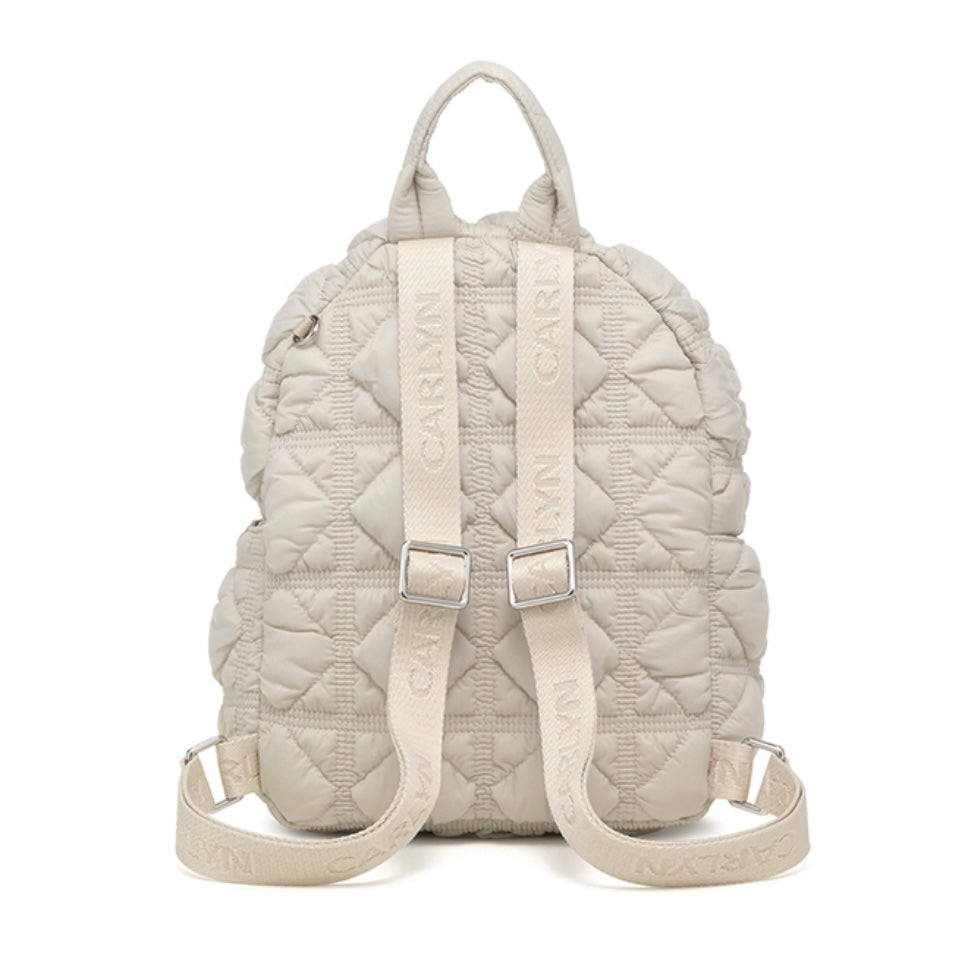 Carlyn Mellow in Spring Gray