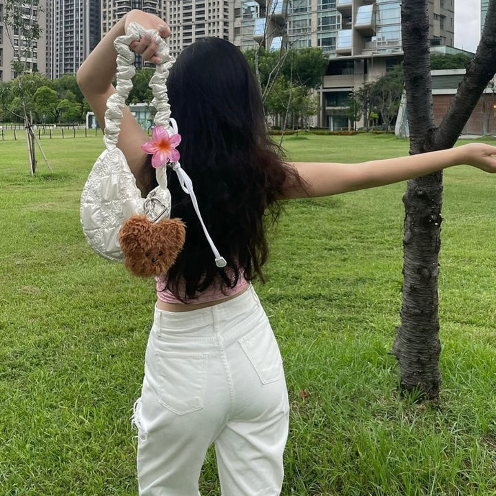 Carlyn Poing In Pearl White