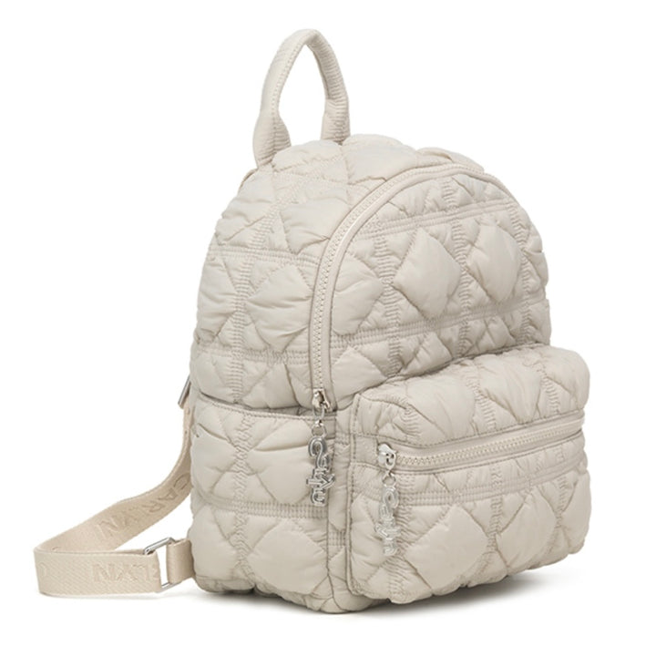 Carlyn Mellow in Spring Gray
