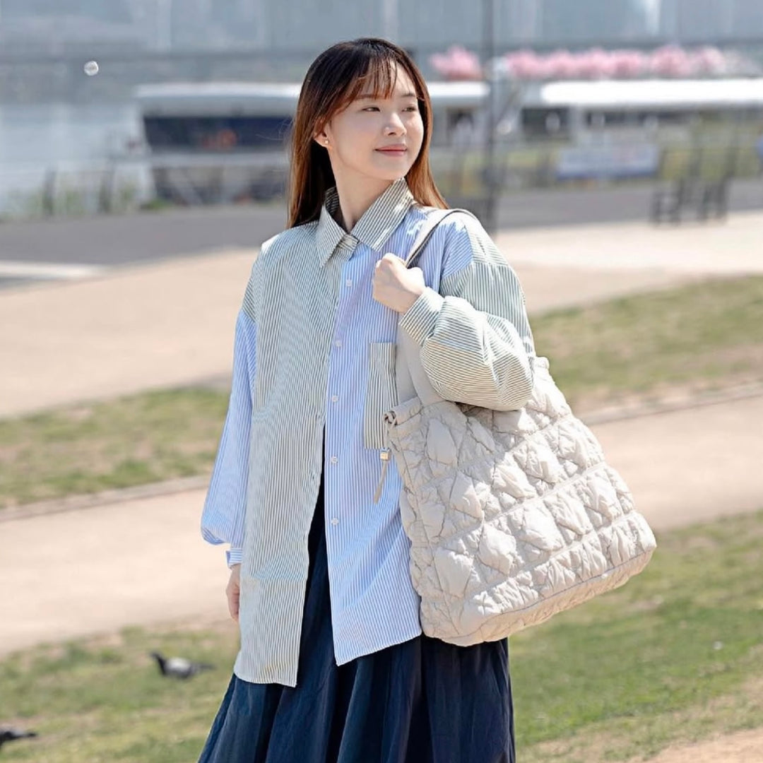 Carlyn Weekender in Spring Gray
