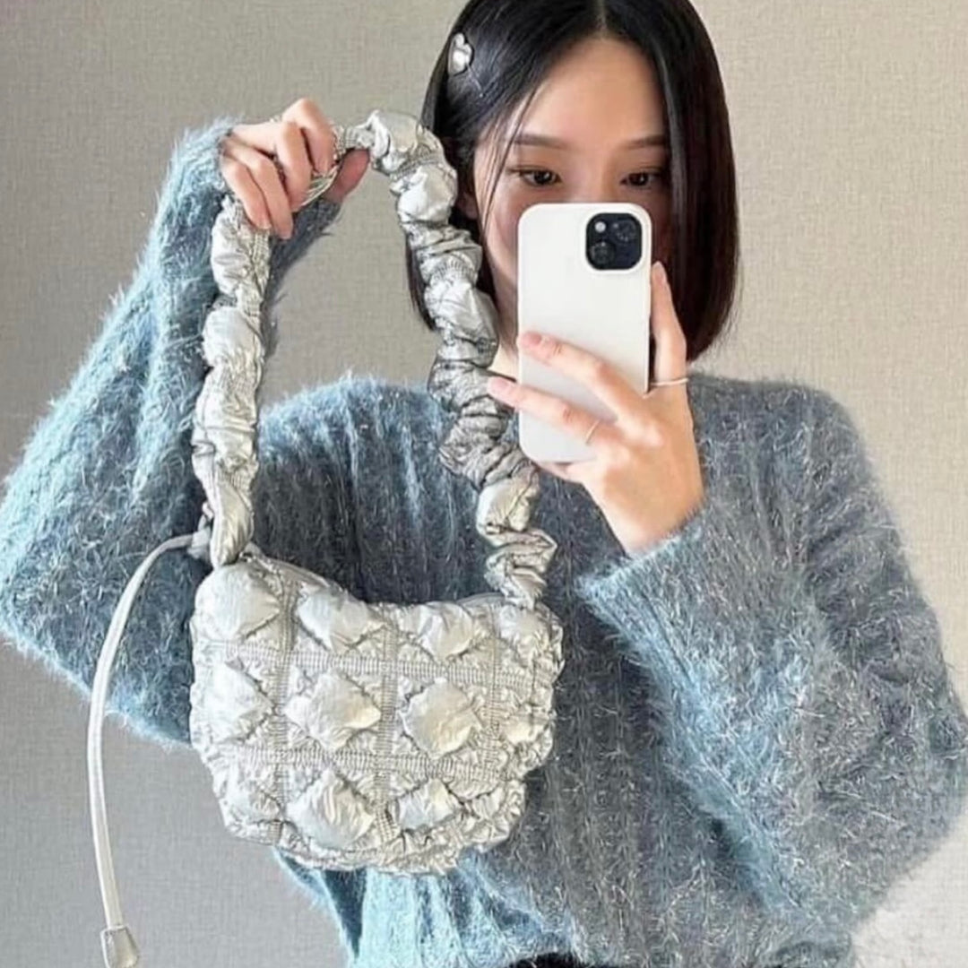 Carlyn Poing In Silver