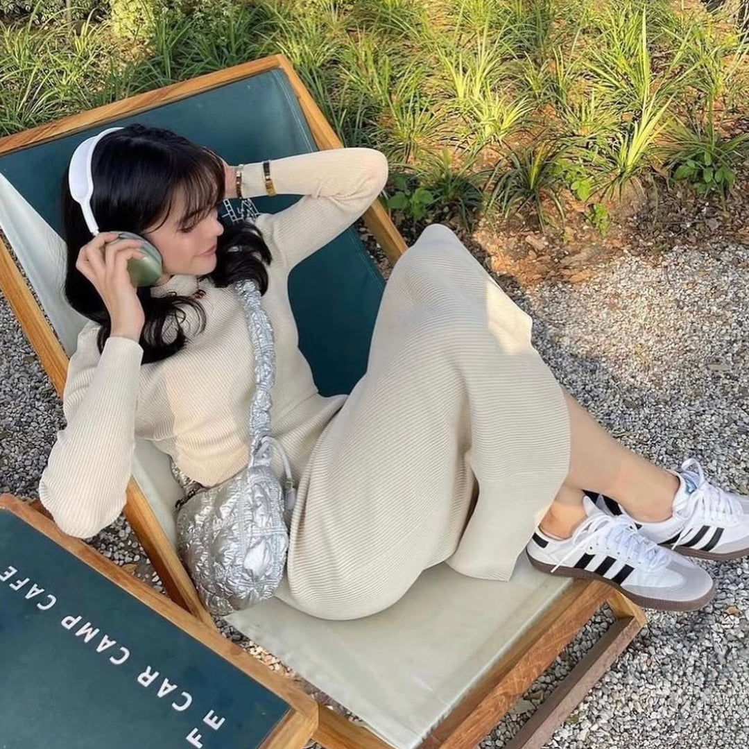 Carlyn Poing In Silver