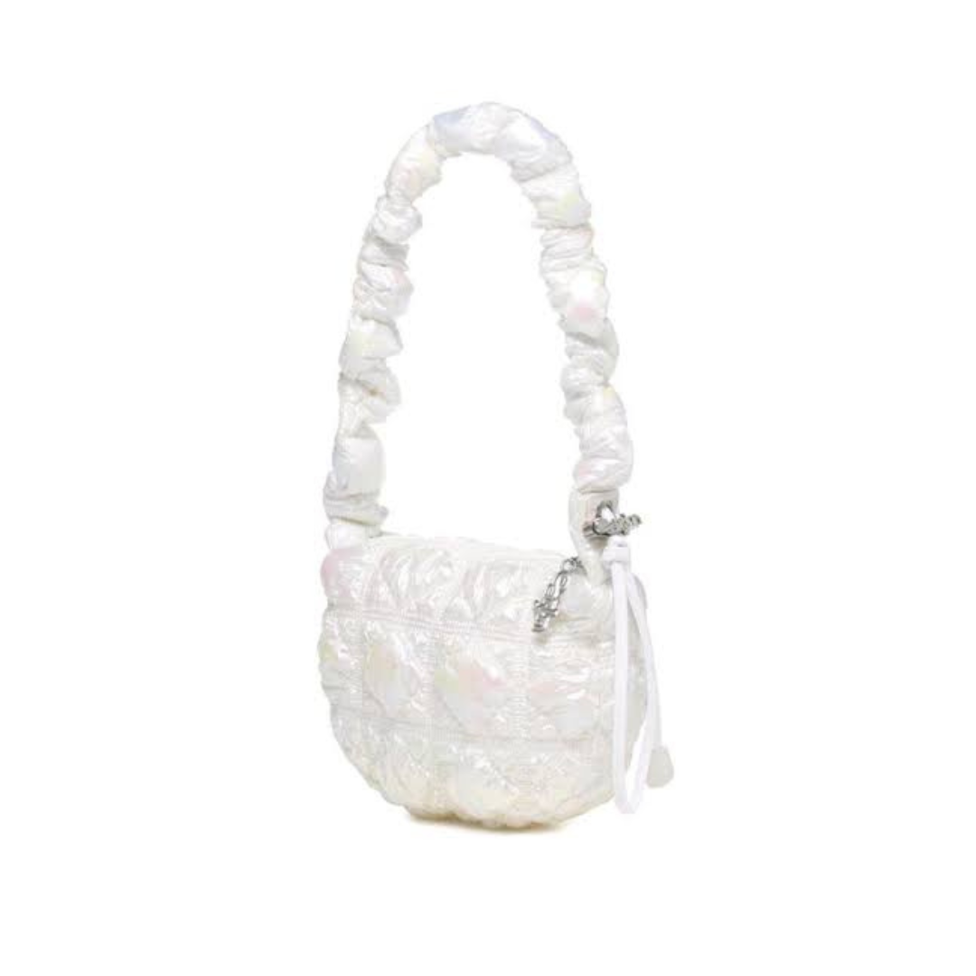 Carlyn Poing In Pearl White